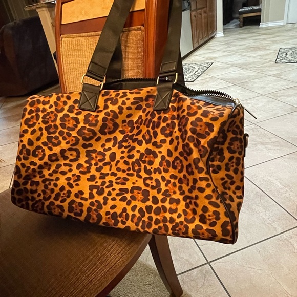 Animal Print Duffle Bag NWOT Unbranded - Picture 5 of 16
